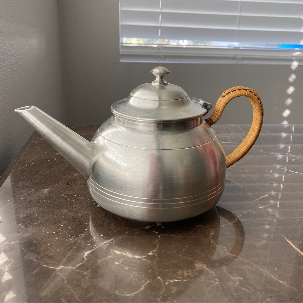 Selangor Pewter Teapot Wicker Wrapped Handle
